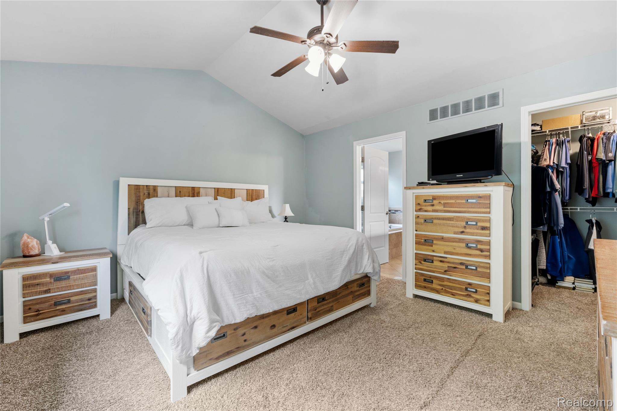 4158 Pepper Tree Lane Howell, MI 48843 - Photo 22 of 50 4158 Pepper Tree-148.jpg