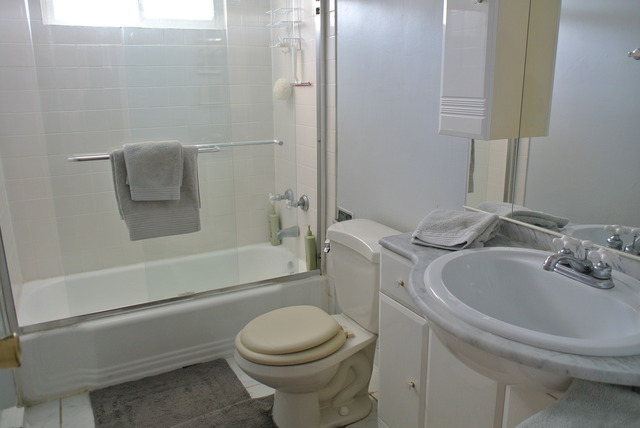 3935 Gregory Lane Northbrook, IL 60062 - Photo 14 of 17