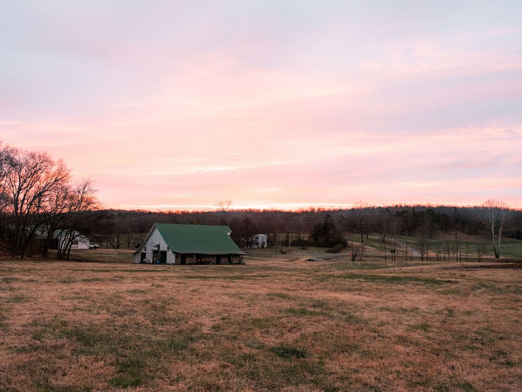 6415 Pinewood Road Nunnelly, TN 37137 - Photo 17 of 83