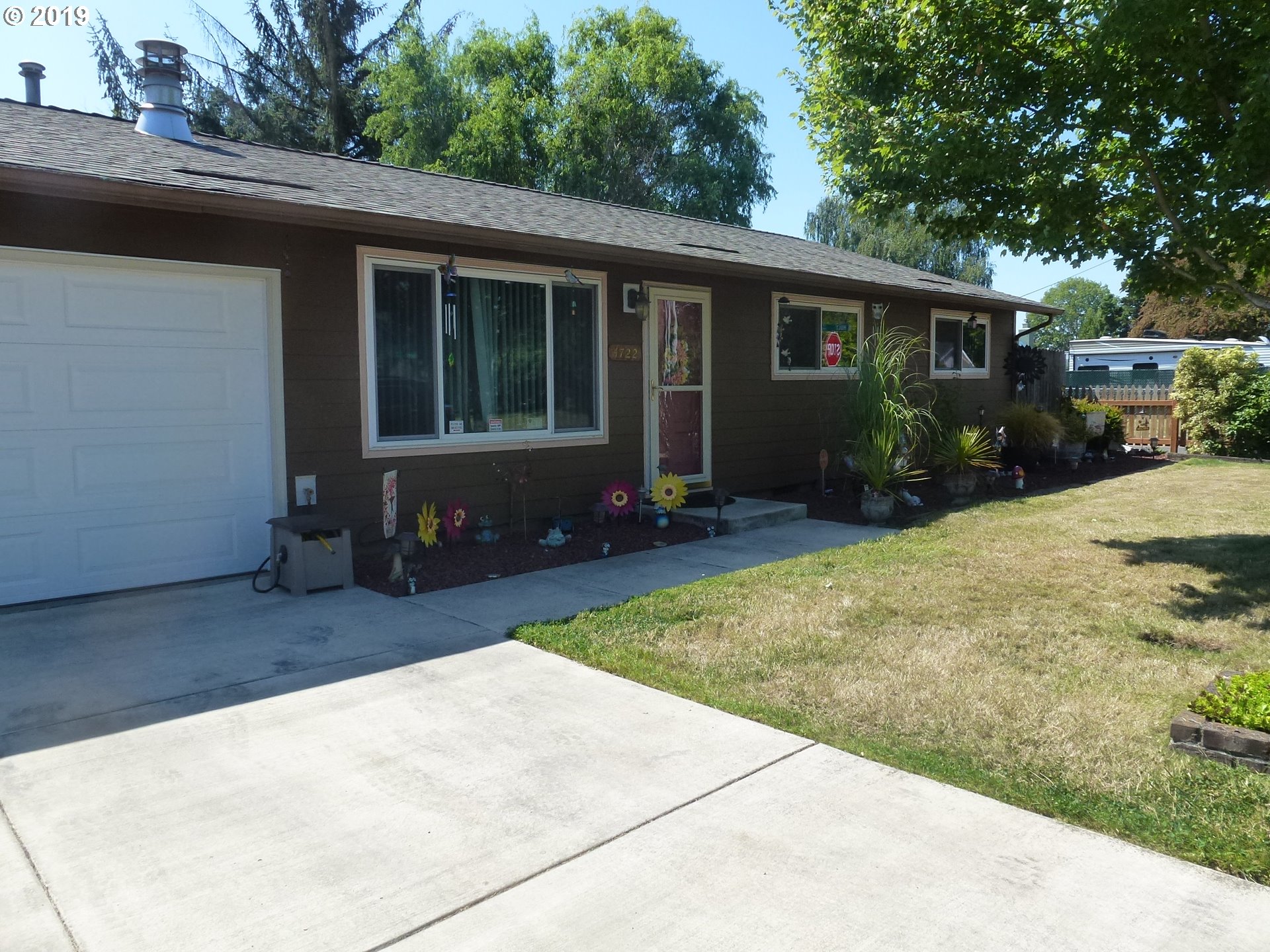 4722 Herrin Road Northeast Salem, OR 97305 - Photo 2 of 31