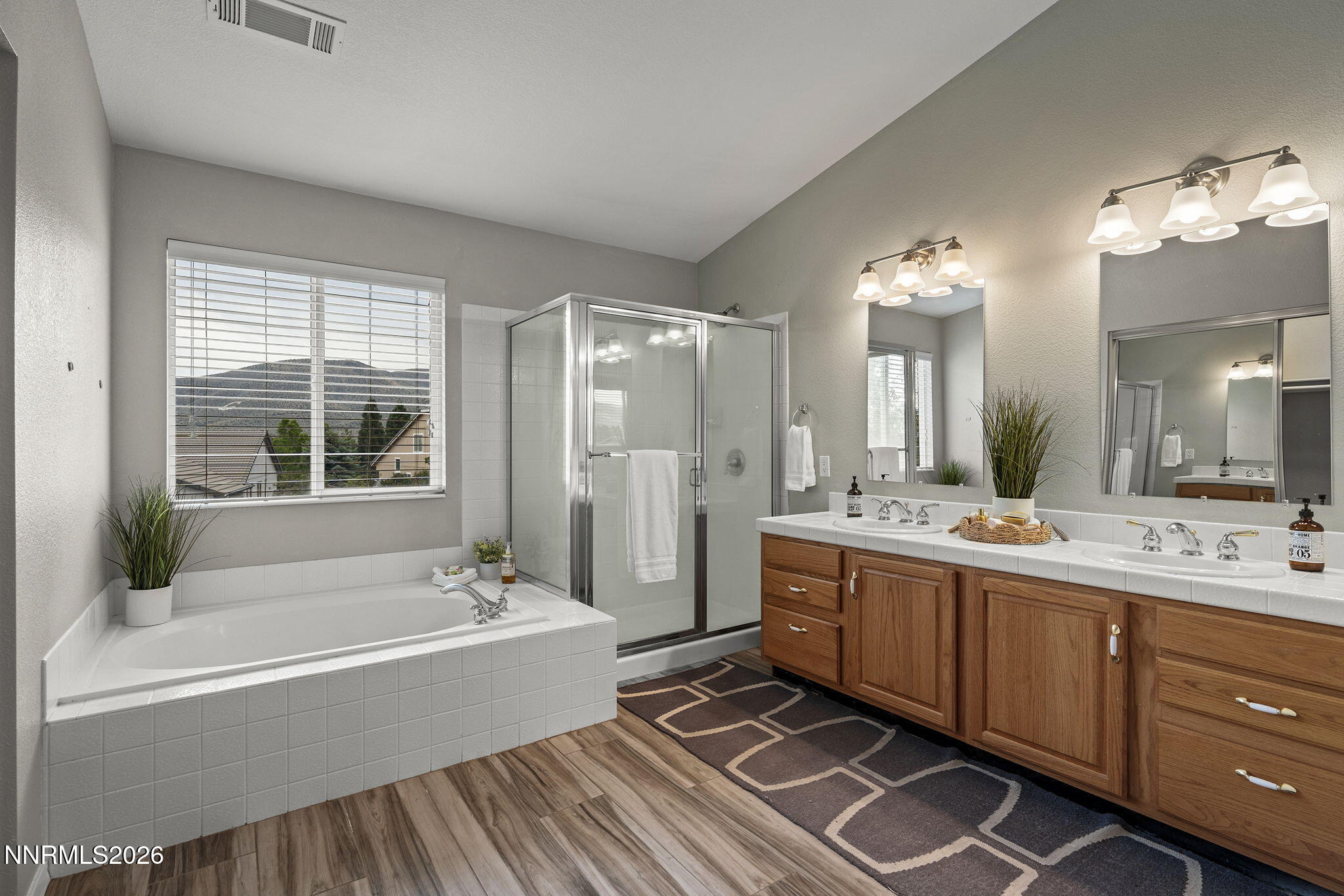 3736 Vancouver Drive Reno, NV 89511 - Photo 22 of 42 Primary Suite