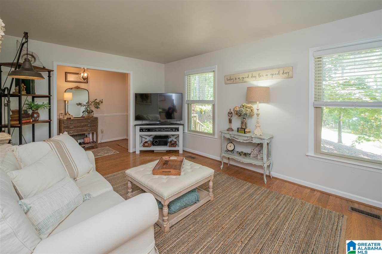 828 Round Hill Road Pelham, AL 35124 - Photo 9 of 49