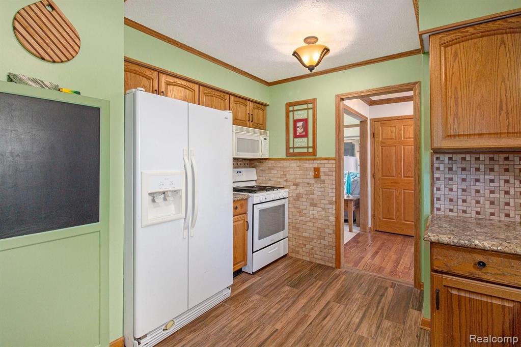 9795 Crofoot Road Fowlerville, MI 48836 - Photo 17 of 36 Gallery Image 17