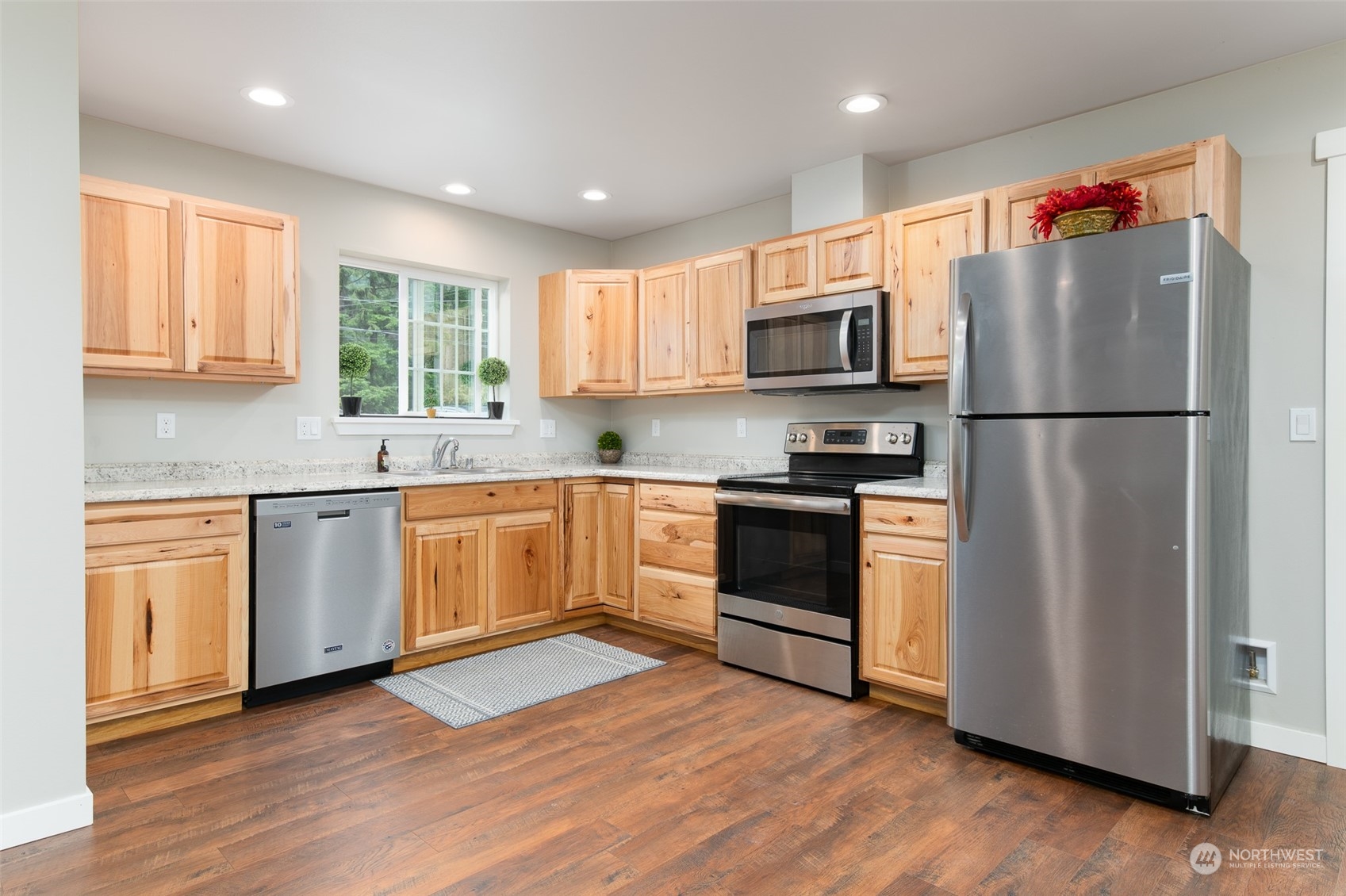 6221 Shamrock Road Maple Falls, WA 98266 - Photo 8 of 27 Gallery Image 8
