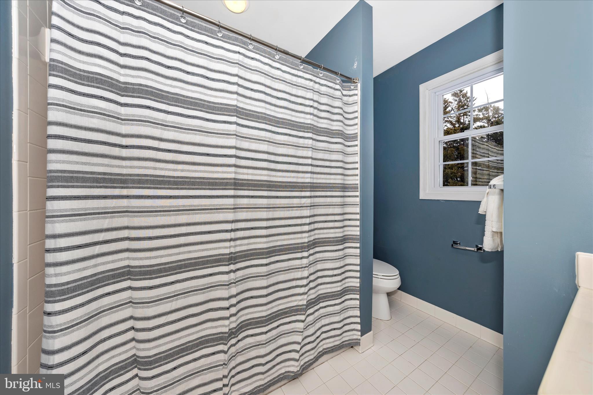 2478-5 Five Shillings Road Frederick, MD 21701 - Photo 45 of 77 Hall UPSTAIRS Bathroom