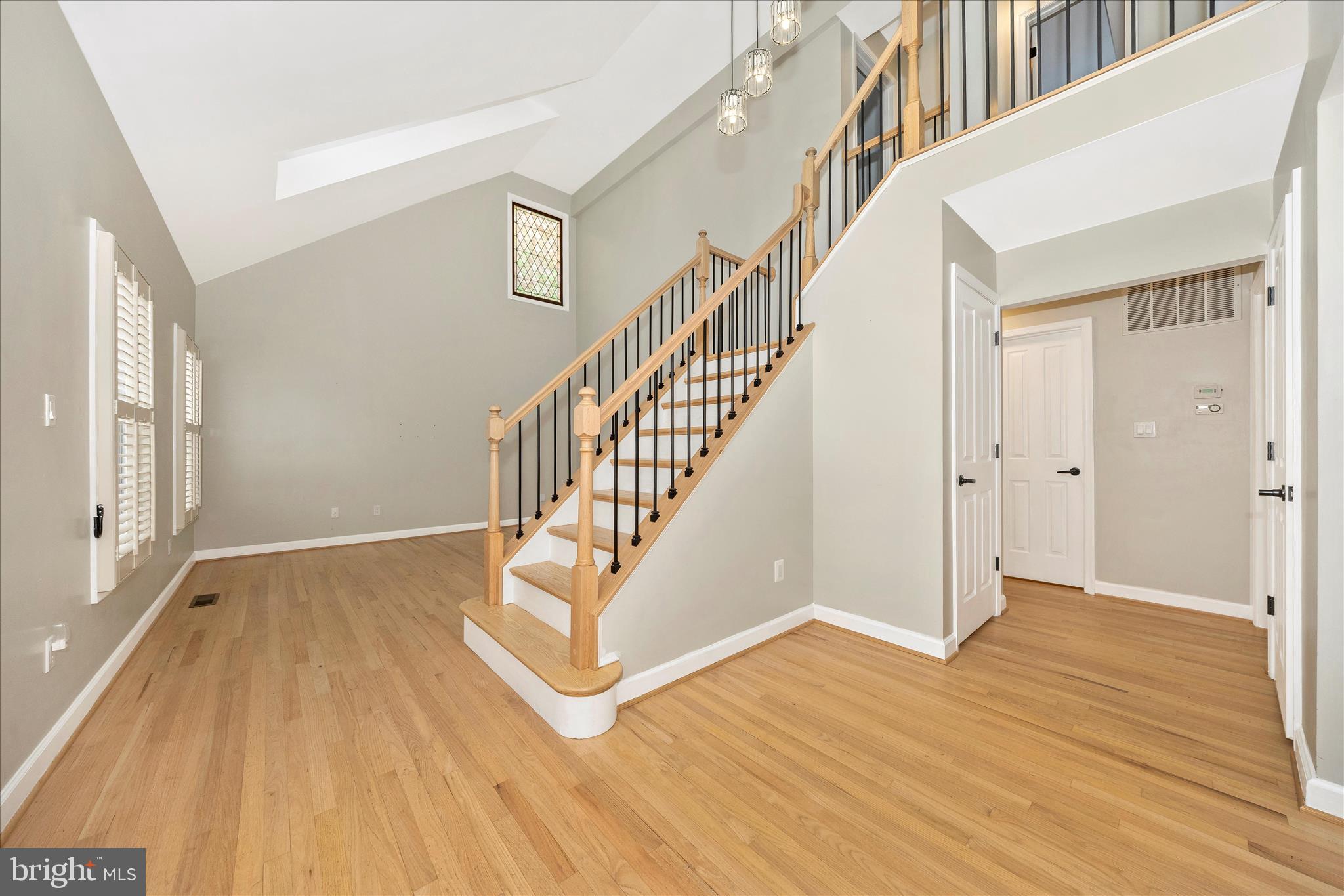 2478-5 Five Shillings Road Frederick, MD 21701 - Photo 9 of 77 Foyer
