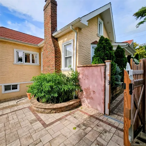 $1,388,777 | 40-20 249th Street | Little Neck