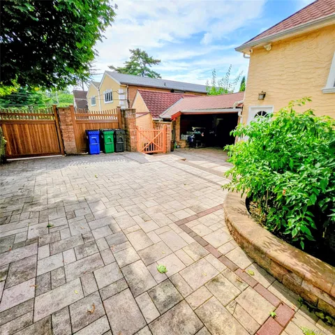 $1,388,777 | 40-20 249th Street | Little Neck