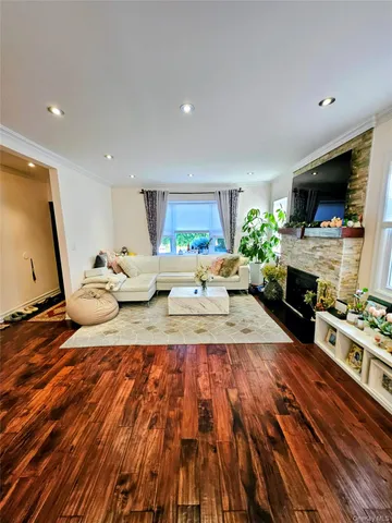 $1,388,777 | 40-20 249th Street | Little Neck