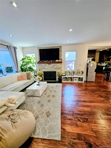 $1,388,777 | 40-20 249th Street | Little Neck