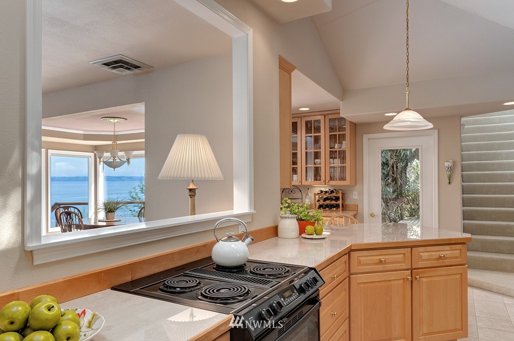21090 President Point Road Northeast Kingston, WA 98346 - Photo 8 of 15 Gallery Image 8
