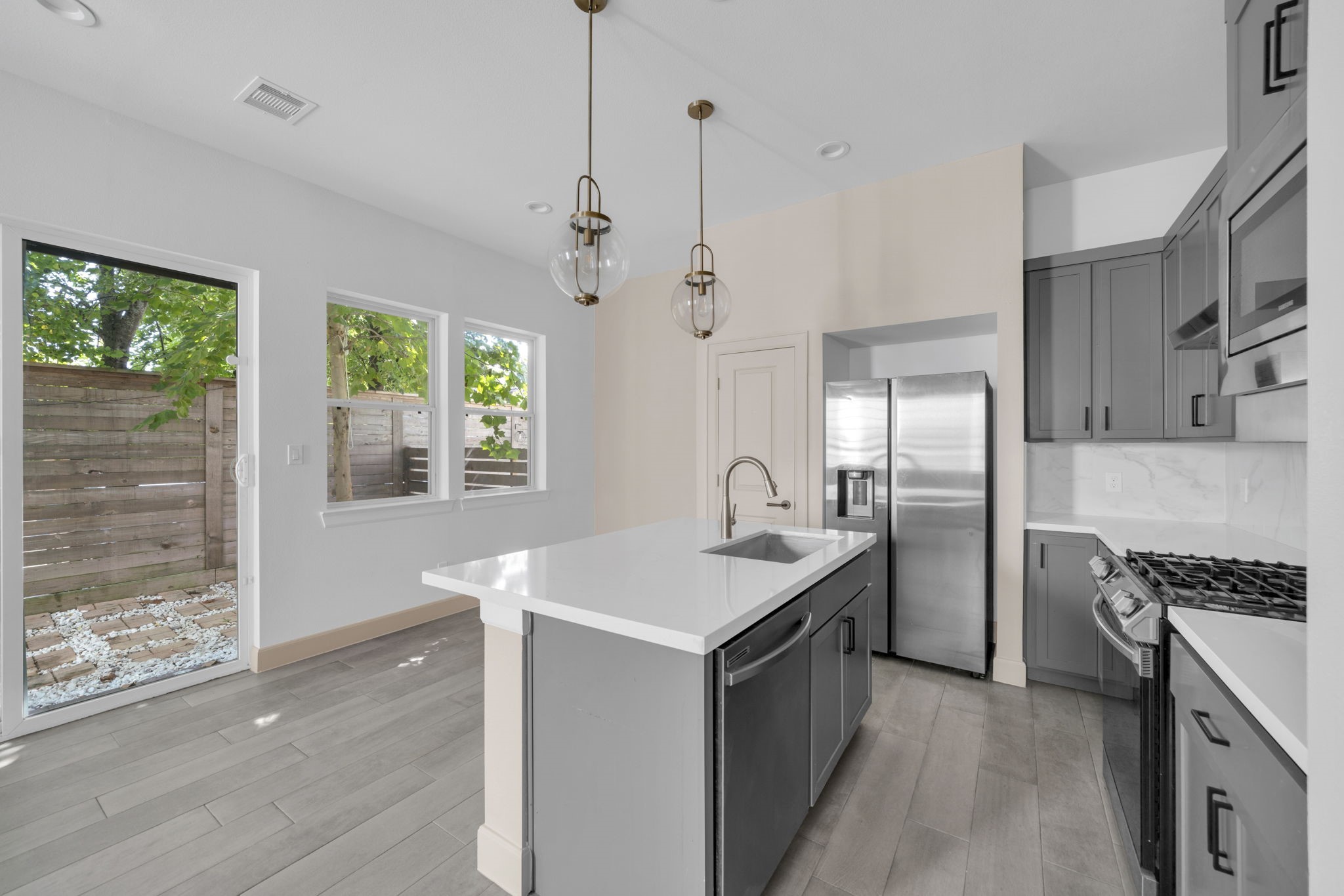 9551 Neuens Road, Unit B Houston, TX 77080 - Photo 7 of 35