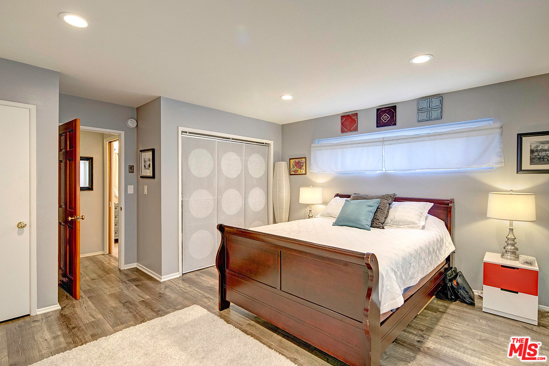 8227 Redlands Street, Unit 7 Playa del Rey, CA 90293 - Photo 13 of 26 Gallery Image 13