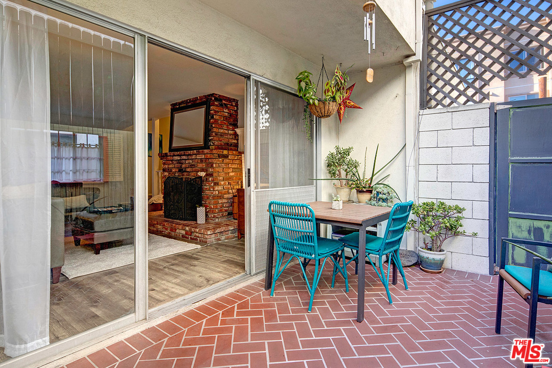 8227 Redlands Street, Unit 7 Playa del Rey, CA 90293 - Photo 22 of 26 Gallery Image 22
