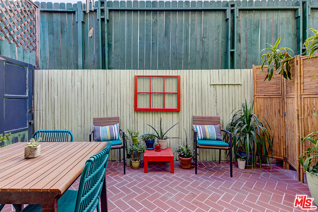 8227 Redlands Street, Unit 7 Playa del Rey, CA 90293 - Photo 4 of 26 Gallery Image 4