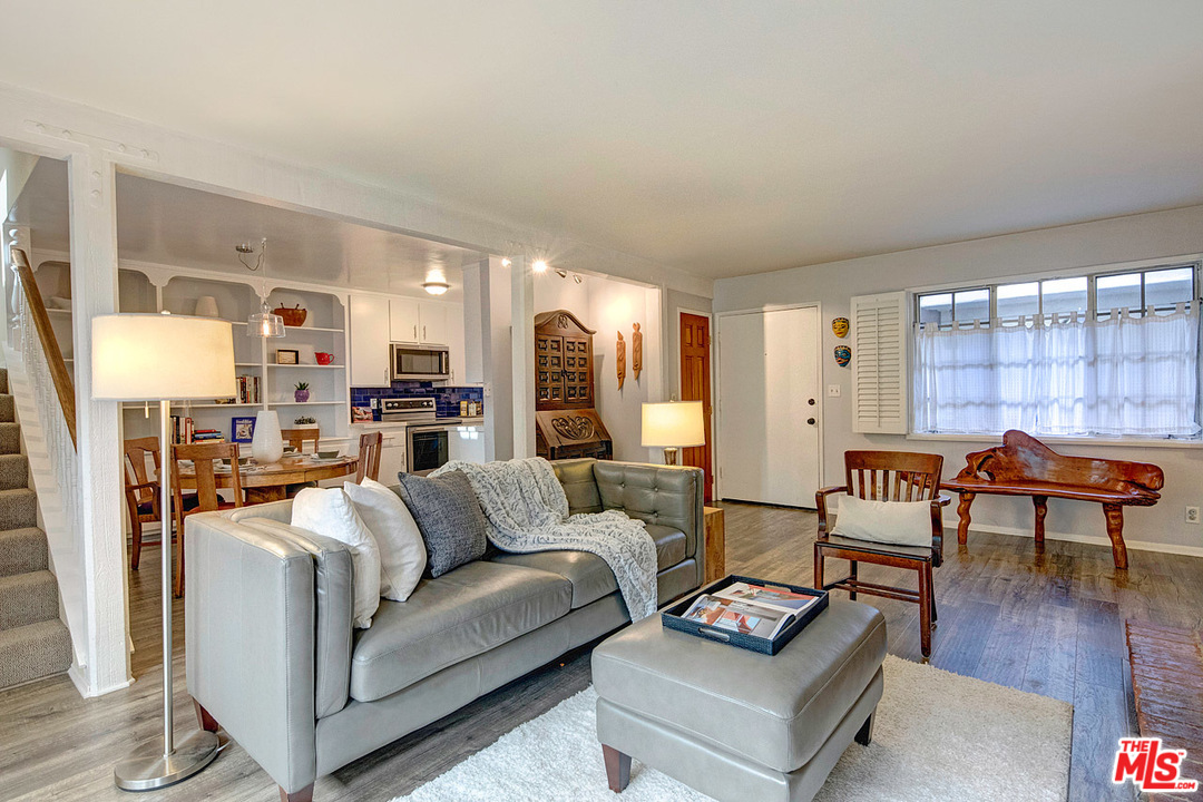 8227 Redlands Street, Unit 7 Playa del Rey, CA 90293 - Photo 6 of 26 Gallery Image 6