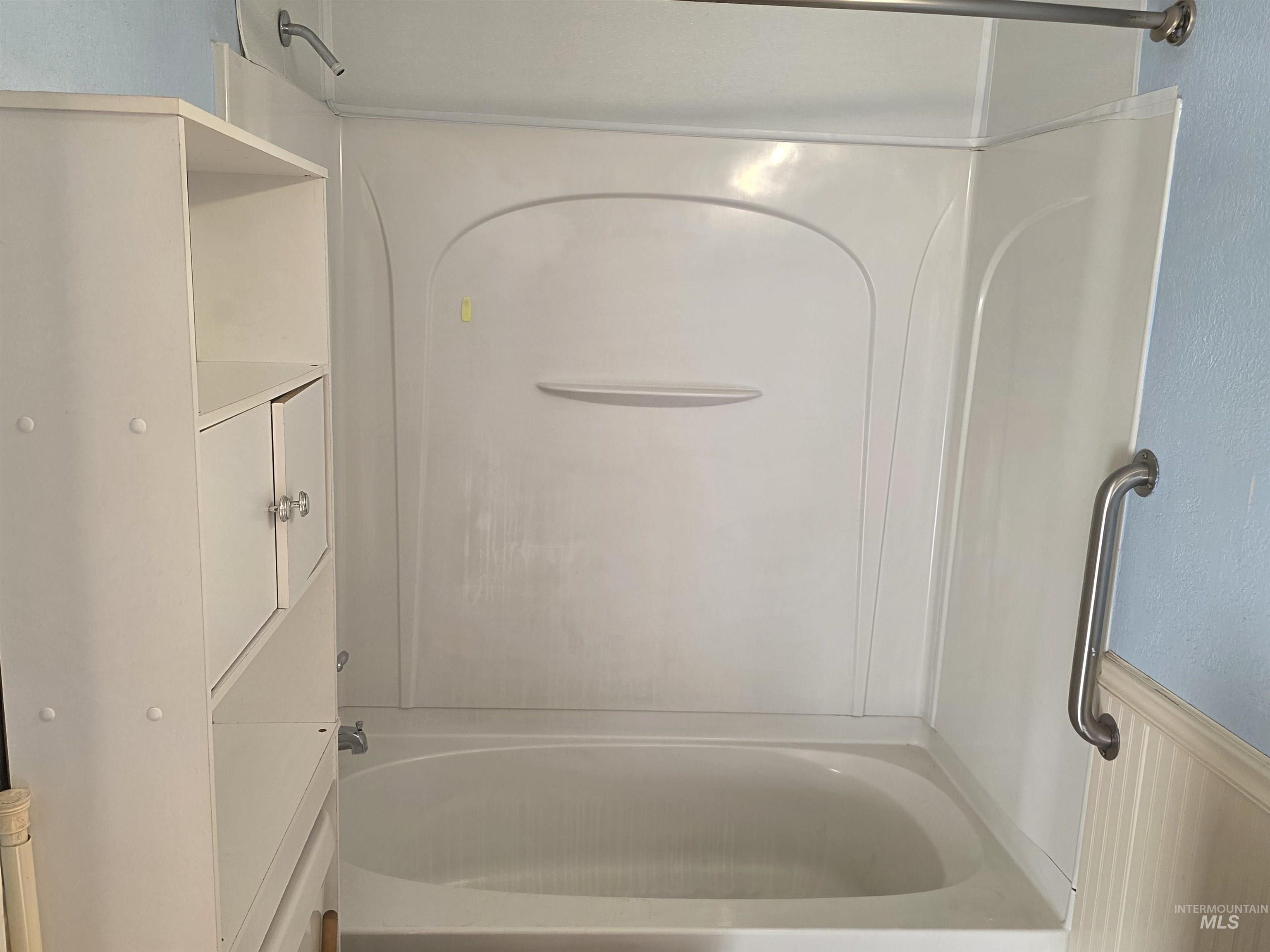 503 Oak Street Kamiah, ID 83536 - Photo 25 of 36 Full bathroom featuring tub / shower combination