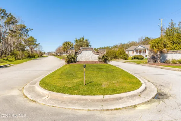 $434,900 | 109 Golden Finch Drive, Beaufort, NC 28516