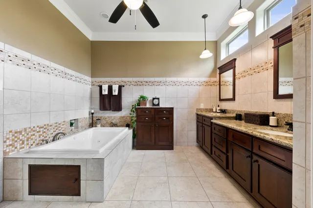 $2,500,000 | 923 Y U Jones Road, Richmond, TX 77469