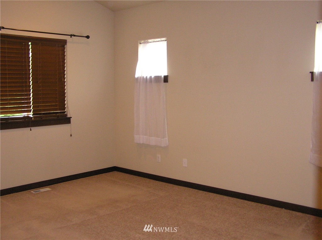 314 203rd Place Southeast Bothell, WA 98012 - Photo 4 of 13