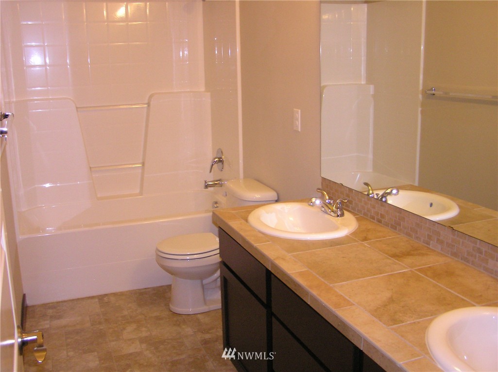 314 203rd Place Southeast Bothell, WA 98012 - Photo 10 of 13
