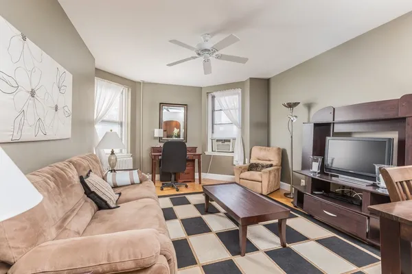 $3,000 | 228 Commonwealth Avenue, Unit 8, Boston, MA 02116