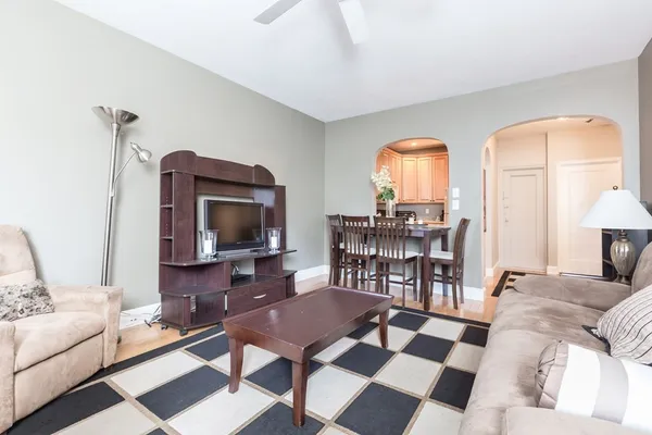 $3,000 | 228 Commonwealth Avenue, Unit 8, Boston, MA 02116