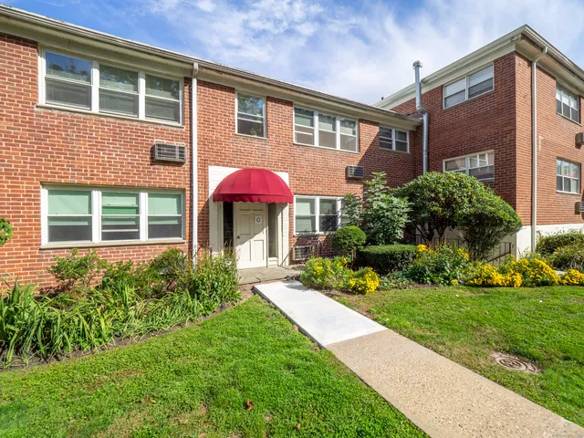 $2,100 | 11 Bedford Avenue, Unit O3, Norwalk, CT 06850