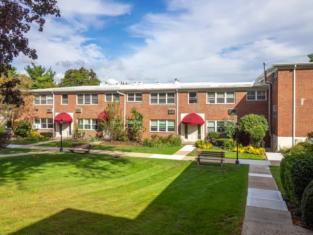 $2,100 | 11 Bedford Avenue, Unit O3, Norwalk, CT 06850