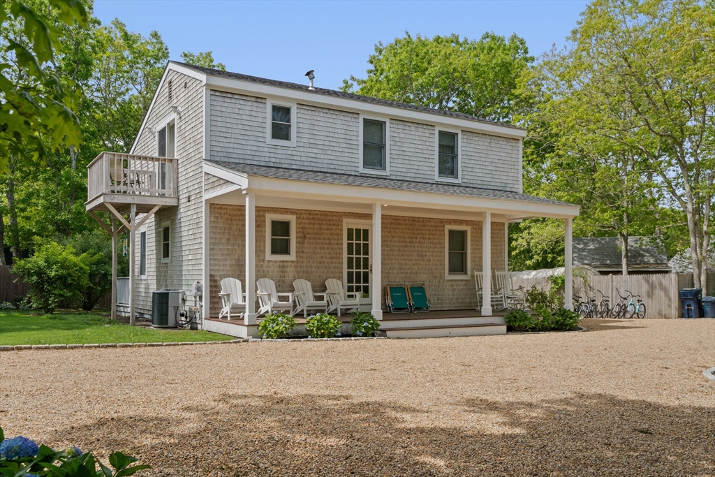 4 Hye Lane Edgartown, MA 02539 - Photo 2 of 41 front view of a house with a yard