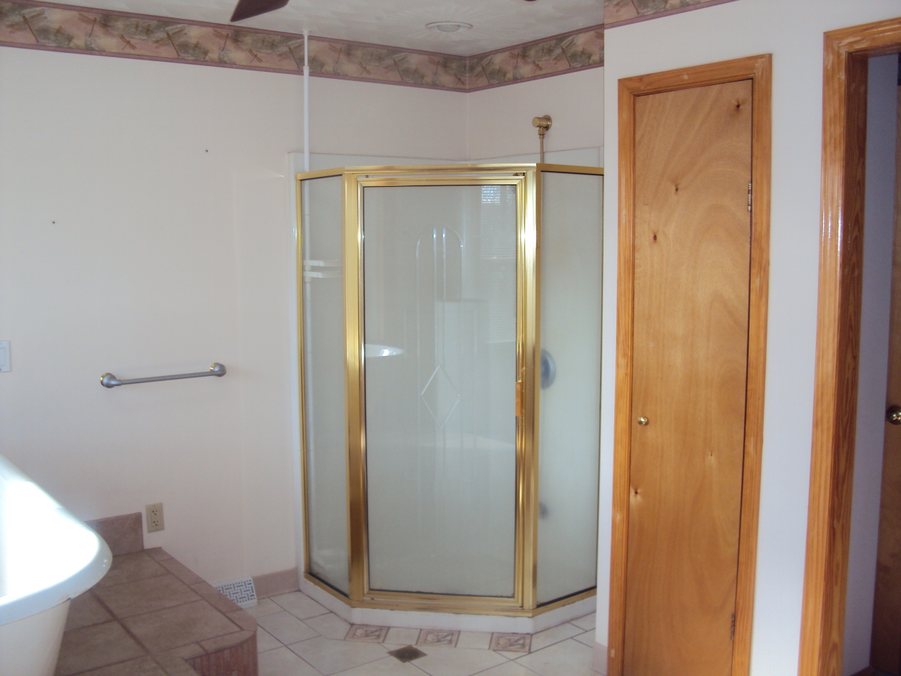 2503 Highland Road Roanoke, VA 24014 - Photo 8 of 11 Master bath shower