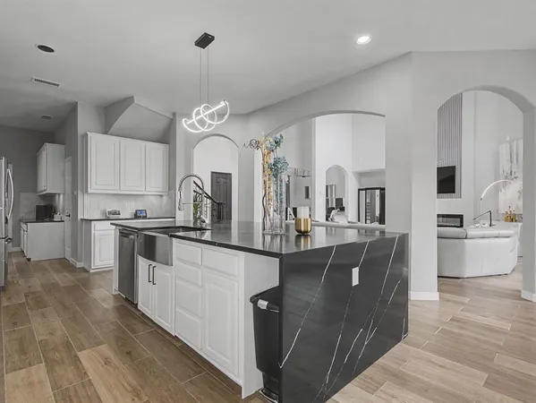 $879,000 | 820 Owl Creek Drive, Murphy, TX 75094