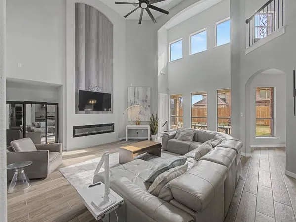$879,000 | 820 Owl Creek Drive, Murphy, TX 75094