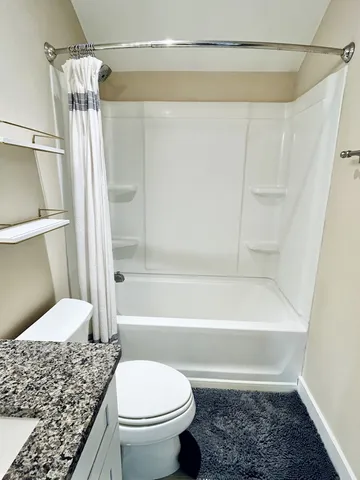 $1,400 | 909 A Halcyon Avenue, Unit STUDIO, Nashville, TN 37204