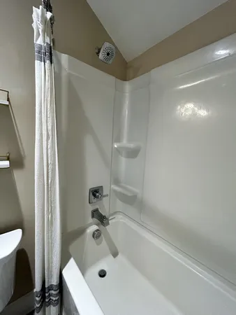 $1,900 | 909 A Halcyon Avenue, Unit STUDIO, Nashville, TN 37204