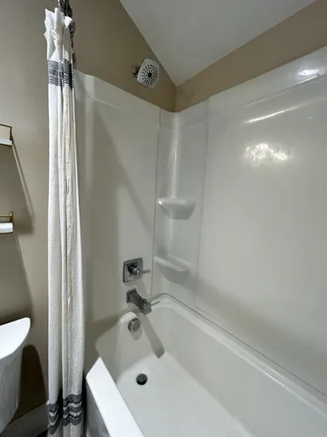 $1,400 | 909 A Halcyon Avenue, Unit STUDIO, Nashville, TN 37204