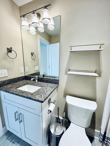 $1,400 | 909 A Halcyon Avenue, Unit STUDIO, Nashville, TN 37204