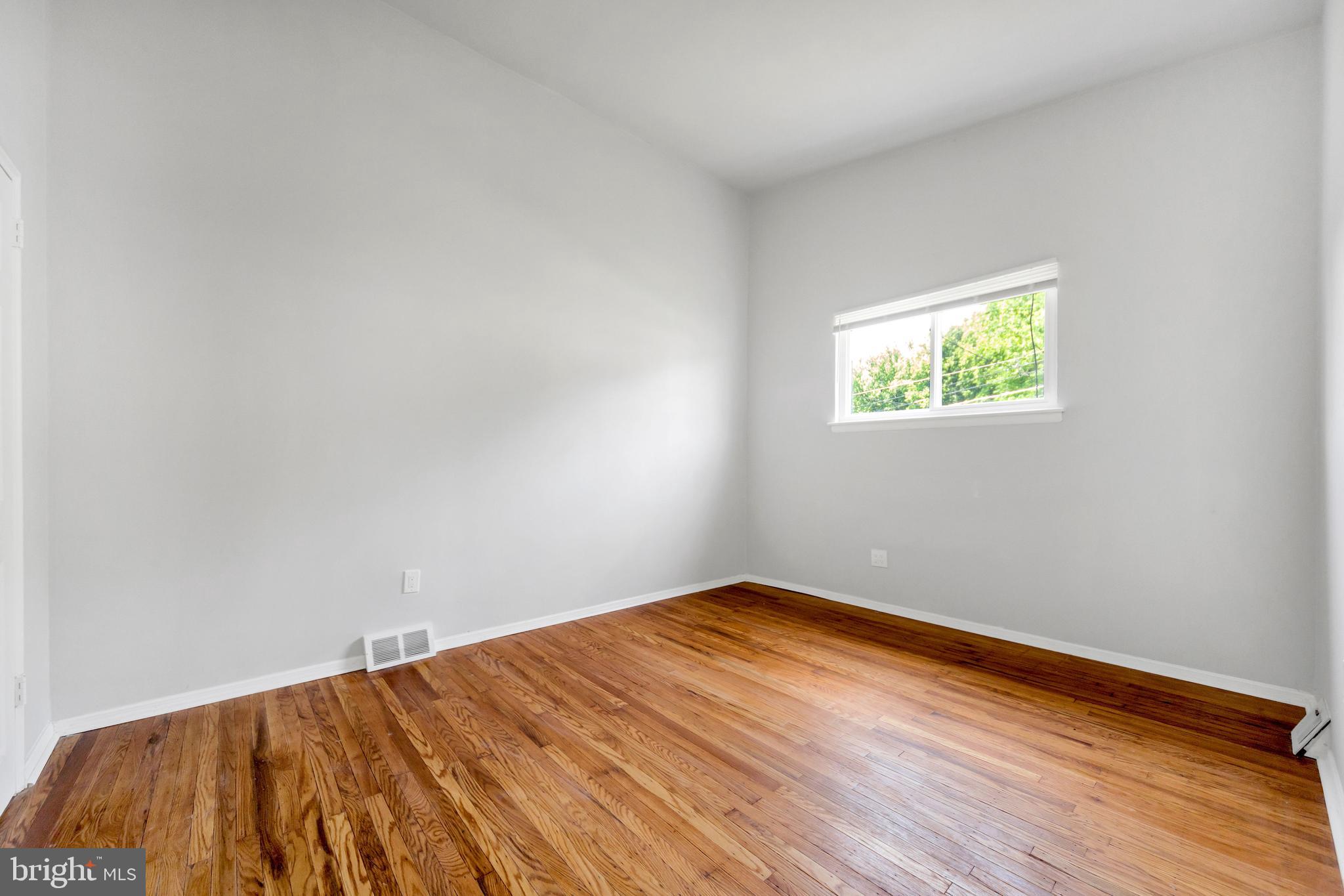 2620 Sperry Street Philadelphia, PA 19152 - Photo 8 of 19