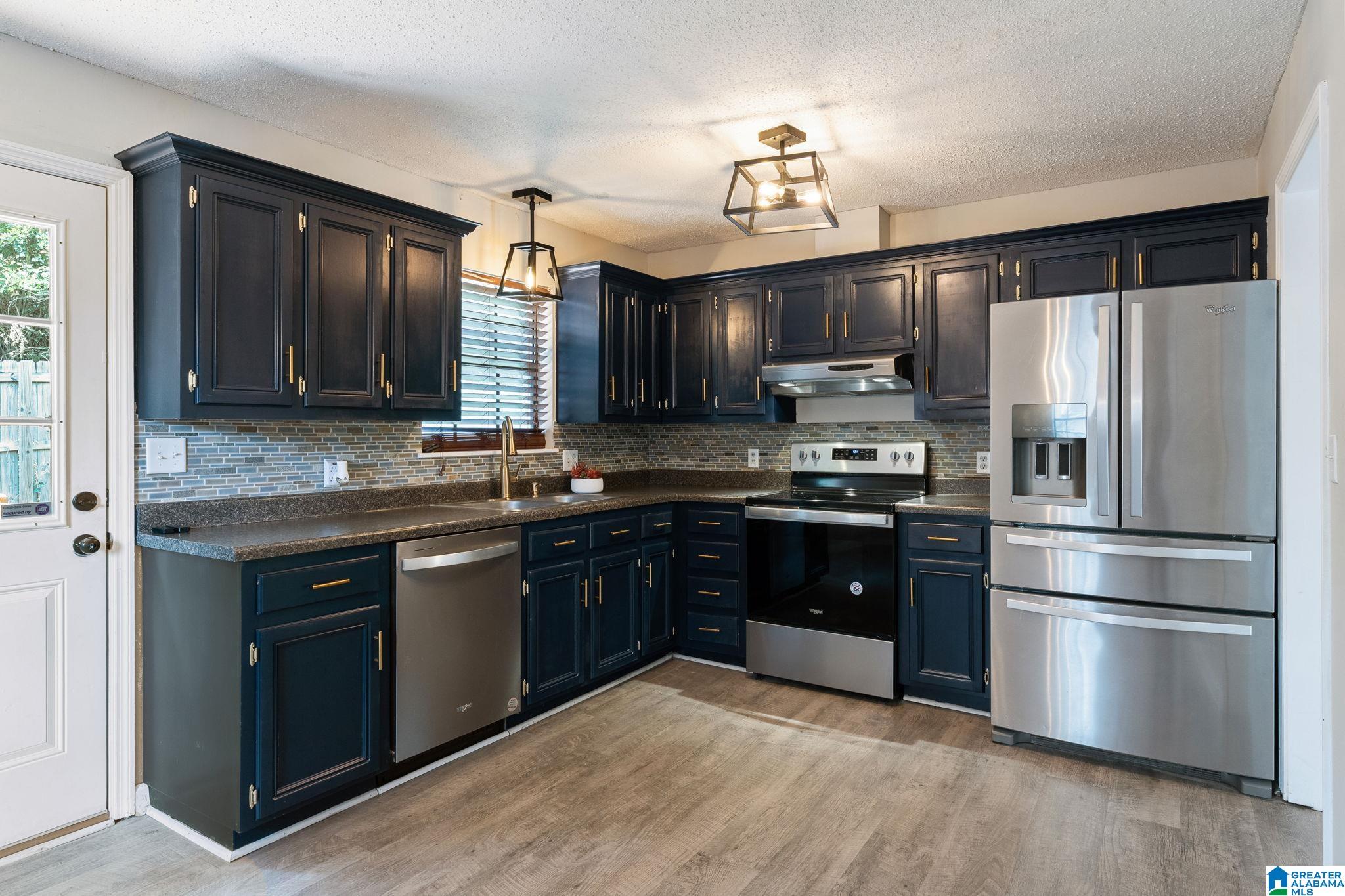 513 Bennett Drive Alabaster, AL 35007 - Photo 10 of 40