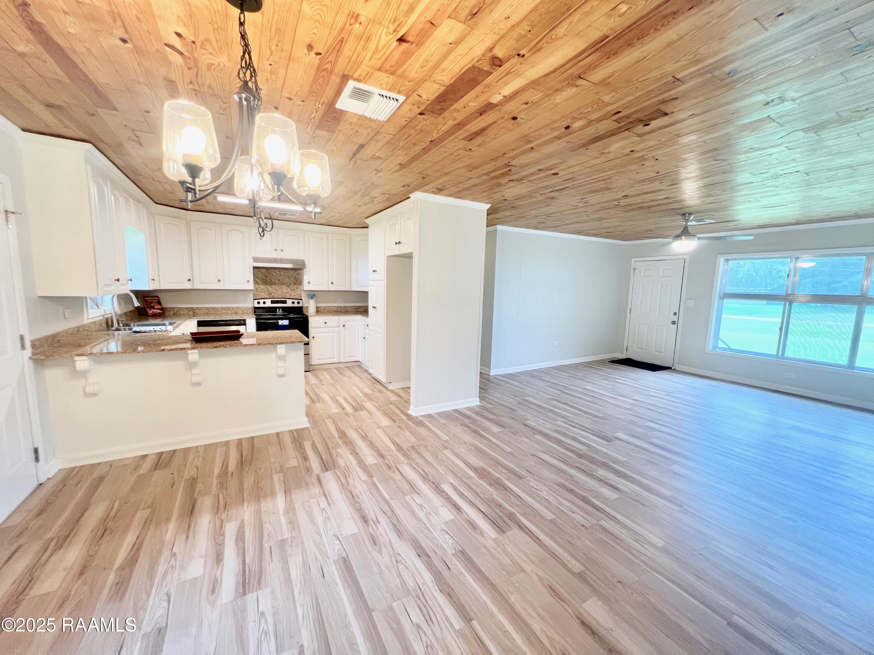 5501 Northside Road New Iberia, LA 70563 - Photo 21 of 49 kitchen