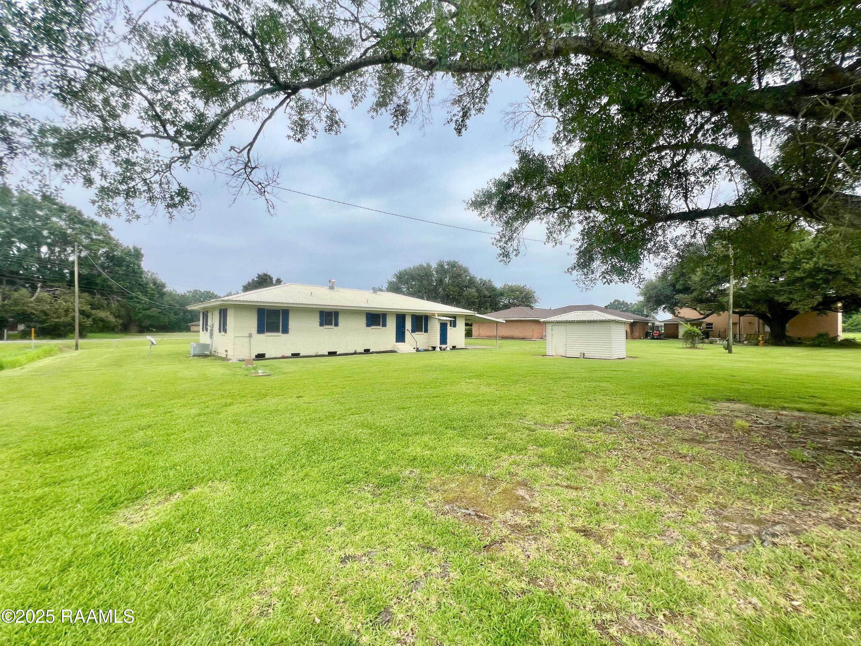 5501 Northside Road New Iberia, LA 70563 - Photo 6 of 49 backyard