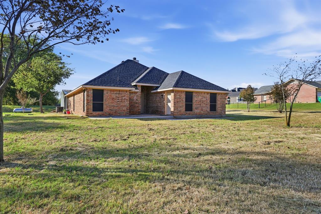 8875 Fm 2450 Sanger, TX 76266 - Photo 2 of 28