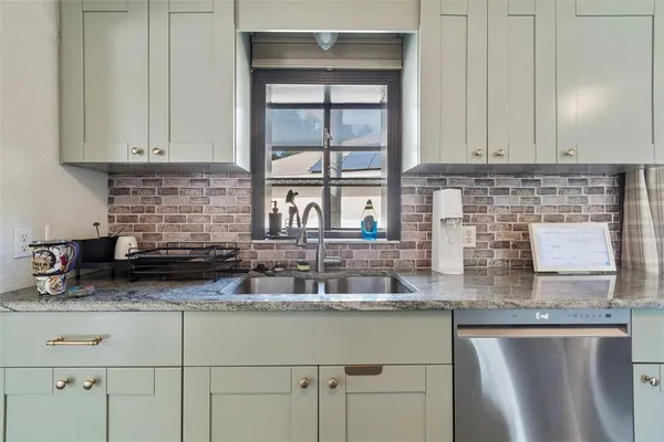 $505,000 | 2301 West Eldred Drive, Tampa, FL 33603