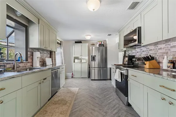 $505,000 | 2301 West Eldred Drive, Tampa, FL 33603