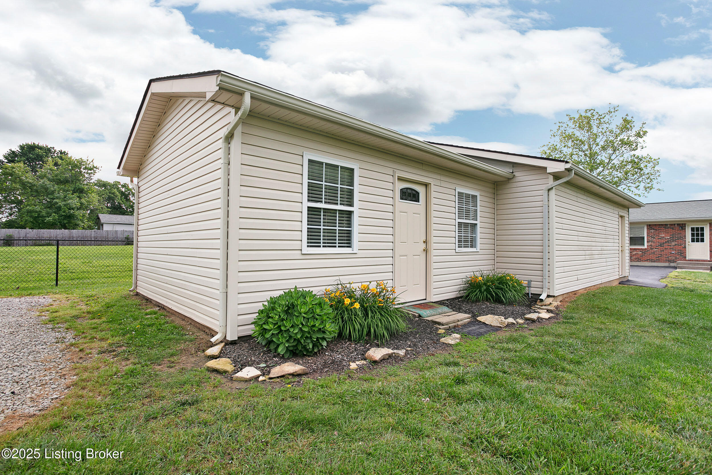 2617 Greenbriar Road Mount Washington, KY 40047 - Photo 10 of 26 2617GreenbriarRd-12