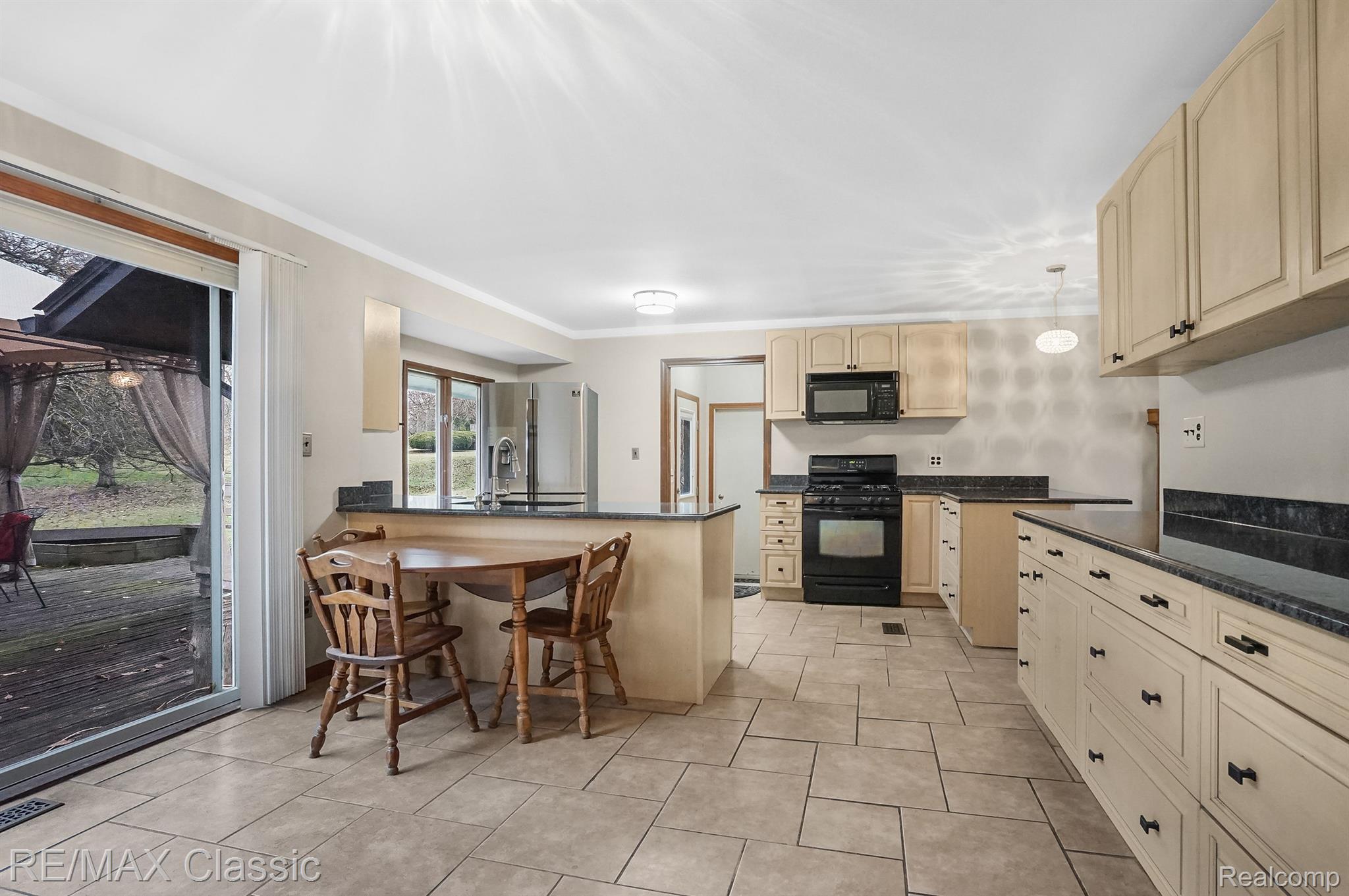 2011 Decker Road Walled Lake, MI 48390 - Photo 7 of 37 Gallery Image 7