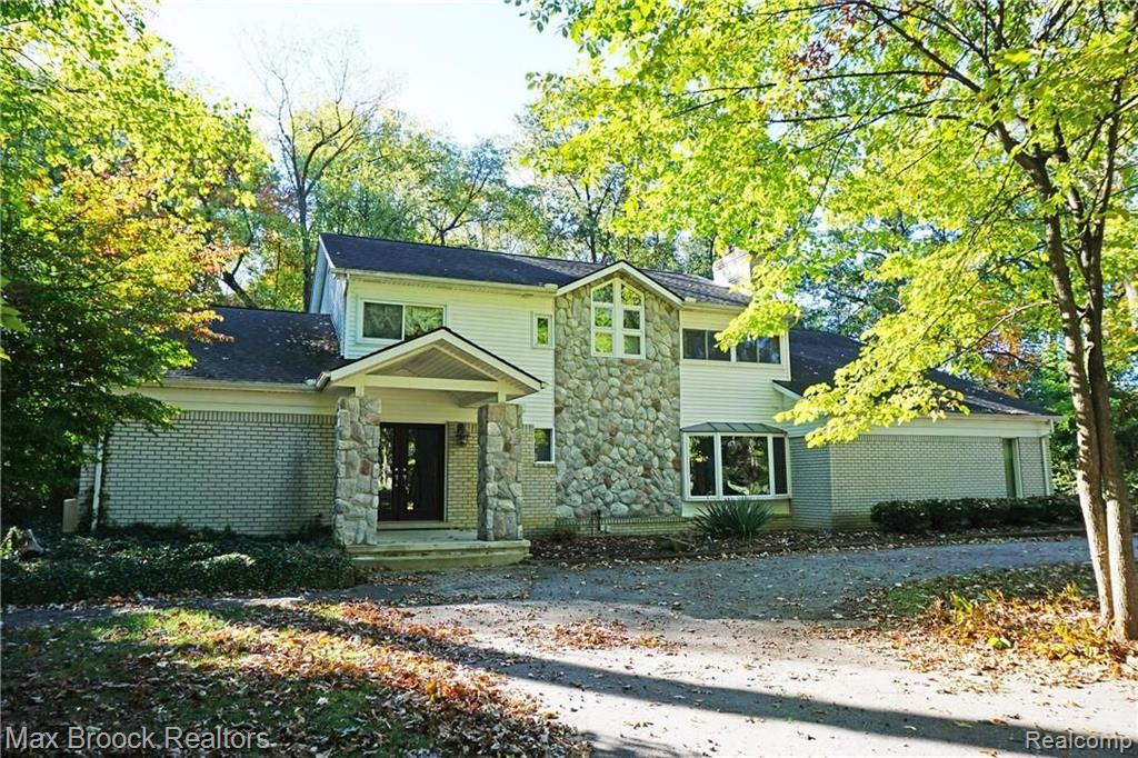 4077 Lincoln Road Bloomfield Hills, MI 48301 - Photo 1 of 30