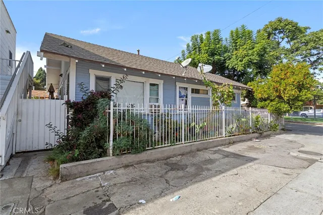 $808,000 | 224 West 14th Street, Long Beach, CA 90813