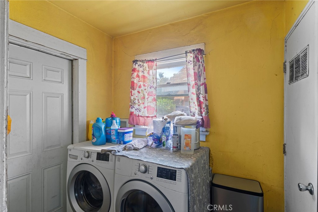 224 West 14th Street Long Beach, CA 90813 - Photo 10 of 28 a view of washer and dryer