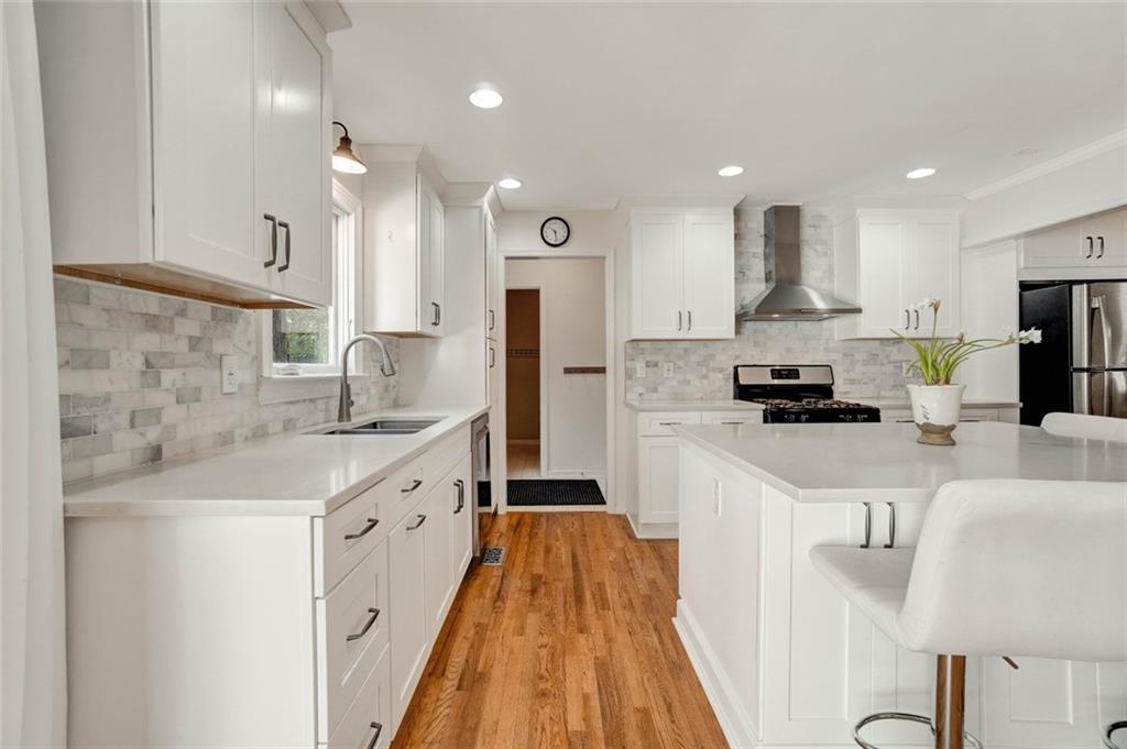 295 Oakmere Road Alpharetta, GA 30009 - Photo 11 of 30 Gallery Image 11